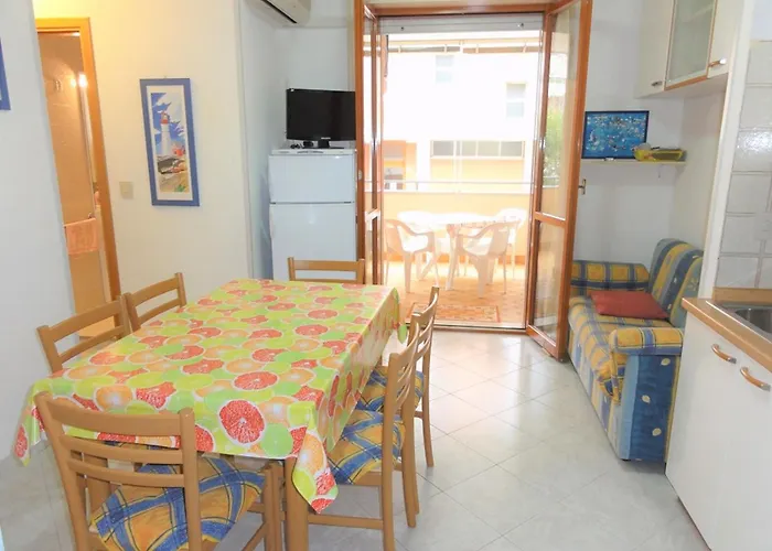 Near The In 아파트 *